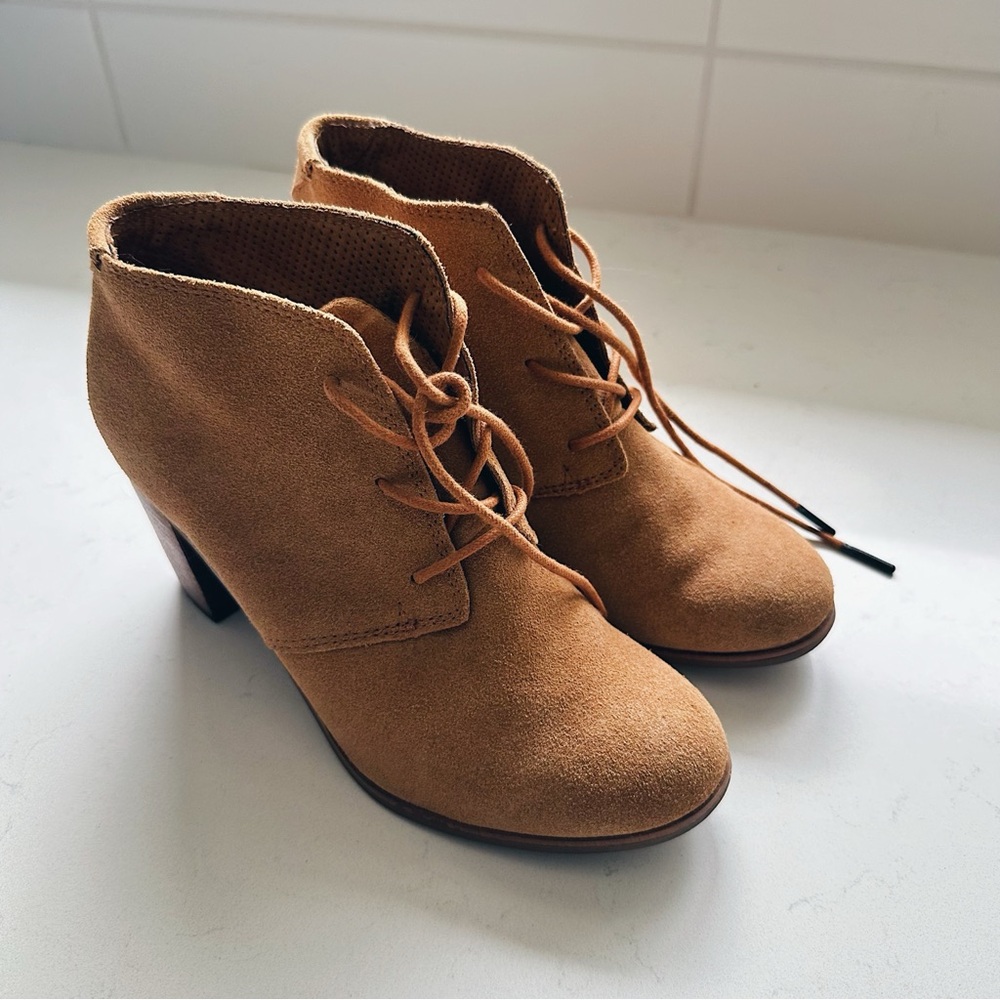 Toms | Beige Suede Heeled Bootie | Size 7.5 wide